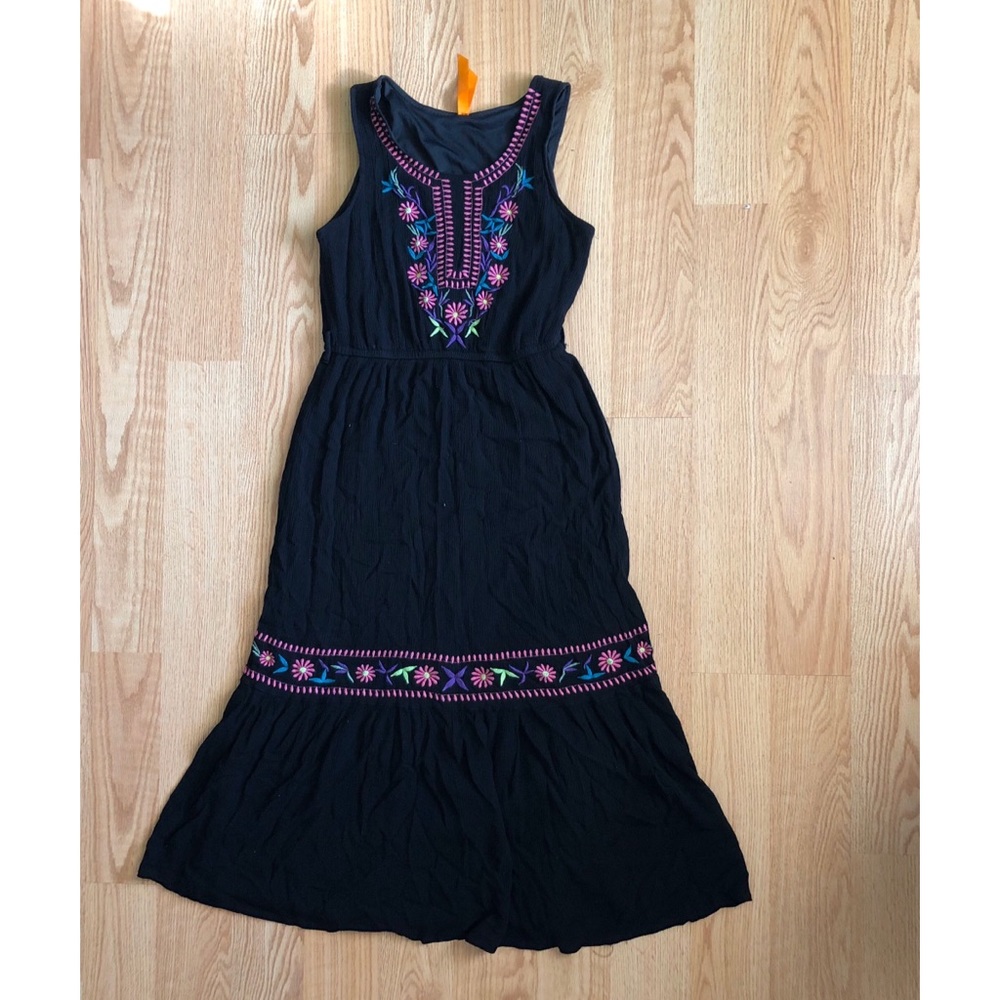 Magic floral embroidery black maxi dress